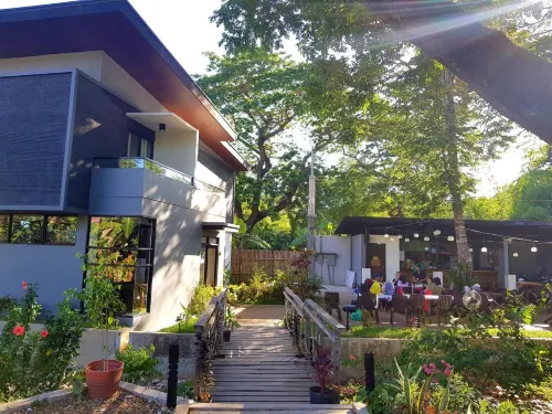 Acacia Garden Inn Exterior Photos