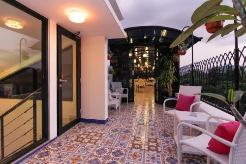 M Home Area Publik Photos