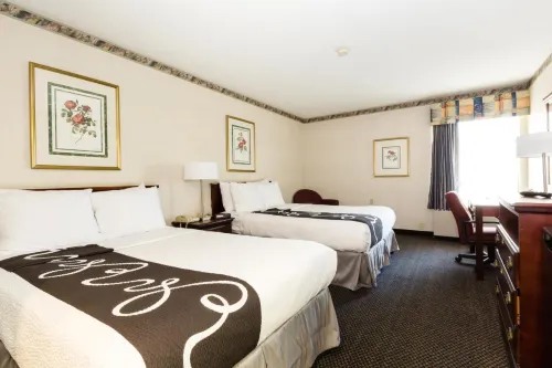 The View Inn & Suites Bethlehem / Allentown / Lehigh Airport Rooms Photos