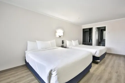 Motel Newstar Laval Rooms Photos