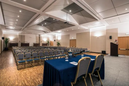 FlyOn Hotel & Conference Center Espaces Affaires Photos