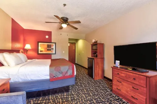 Ramada by Wyndham Oklahoma City Airport North Zimmer Photos