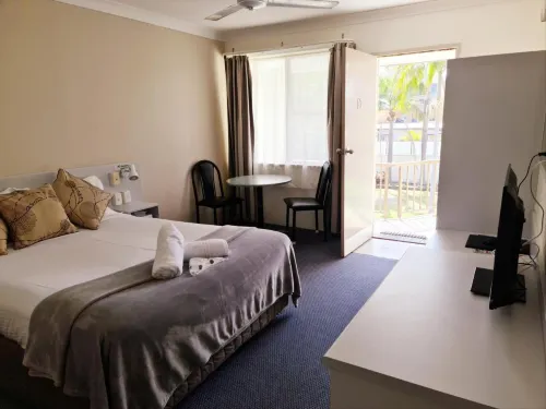 Ocean Parade Motel Rooms Photos