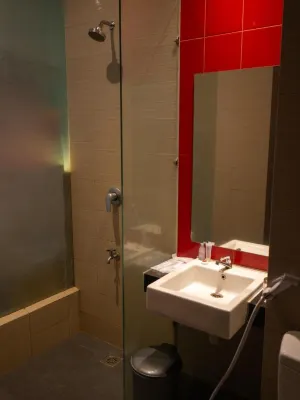 Meotel Purwokerto by Dafam Kamar Photos