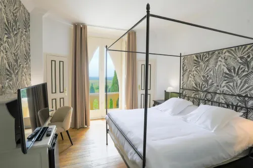 Hostellerie du Château des Fines Roches Photos