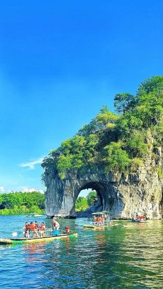 5D4N • Guilin + Yangshuo: Li River 3-star Cruise Xingping Section + Dongli Ancient Village + Yulong River Multi-Passenger Bamboo Rafting + Off-Road Jeep Adventure