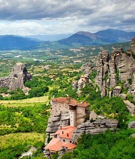 2D1N • 2-Day Delphi and Meteora Tour from Athens
