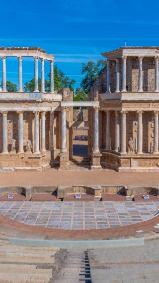 9D8N • The Levante Coast, Andalusia and Portugal (excluding the Alhambra)