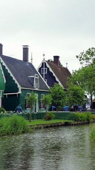 7D6N • 7-Day Taste of Central Europe Tour to Paris, Amsterdam, Brussels and more!