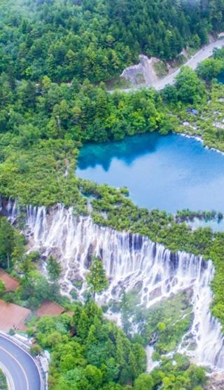 4D3N • Fairy-tale Jiuzhai + Dreamlike Huanglong + Cuddle cute pandas + Sanxingdui tour · Excellent guide · 4-diamond hotel 