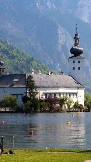 9D8N • Austria and Its Charms