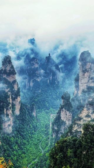 5D4N • Zhangjiajie National Forest Park + Tianmen Mountain Cableway + Tianzi Mountain + Furong Town + Fenghuang Ancient Town
