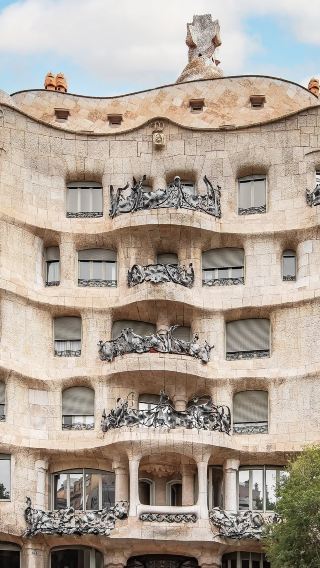 10D9N • Spain & Italy Express: 10 Days of Gaudí, Renaissance & Canals
