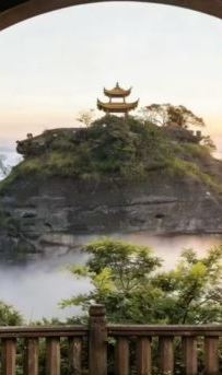 5日4晚 • 安徽5天團 · 屯溪、齊雲山、宏村、合肥純玩高鐵團  中國四大道教名山之一~齊雲山(包纜車往返)、夜遊齊雲小鎮(觀看打鐵花、火壺表演)、黎陽IN巷、徽州古城、綠野仙蹤西溪南、宏村、三河古鎮、罍街