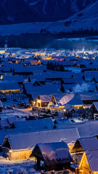 3D2N • Mini group tour to Mohe , Arctic Village. Watch auroras, meet reindeer , try boiling water freezing. 