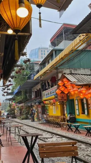 6D5N • Hanoi+Sapa · visit Hanoi's classic landmarks: Hoan Kiem Lake, Ngoc Son Temple, 36 Streets, and explore Sa Pa Town, Lao Chai Village, Ta Van Village, Fansipan Peak Cable Car, and Cat Cat Village