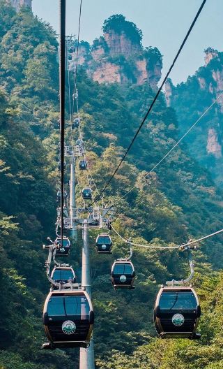 4D3N • Christmas Holiday Tour: Zhangjiajie's Big 3 - 2-day in-depth forest park, Tianmen & Glass Bridge, included: complimentary drone video and eSIM
