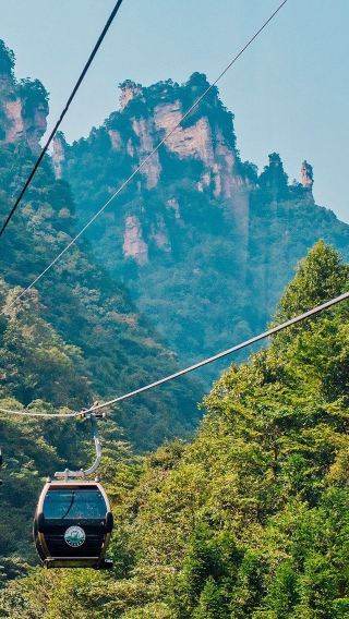 4D3N • Christmas Holiday Tour: Zhangjiajie's Big 3 - 2-day in-depth forest park, Tianmen & Glass Bridge, included: complimentary drone video and eSIM