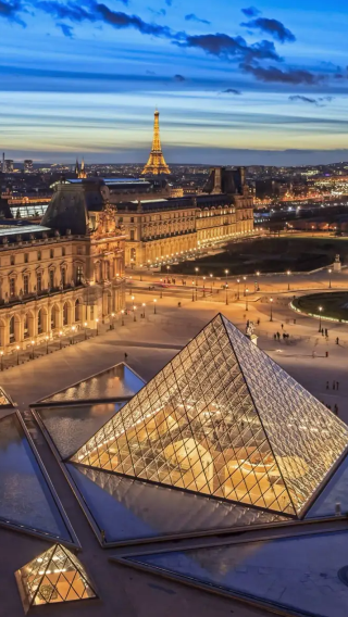 2D1N • Paris, France+In-depth Guided Museum Tour • In-depth visits to the Louvre and Palace of Versailles + Seine River cruise experience