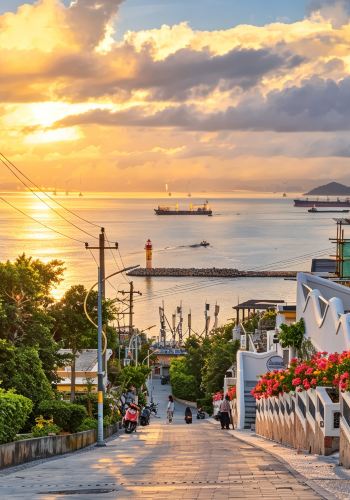 6D5N • Hong Kong-Zhuhai-Guangzhou-Shunde-Foshan-Zhongshan-Macao Explore six distinctive cities & taste genuine regional cuisines