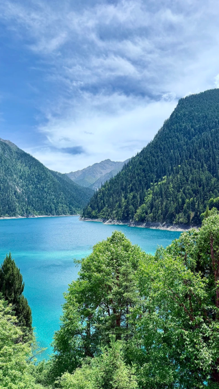 2D1N • Jiuzhaigou National Park + Huanglong National Scenic Area: Round-trip High-Speed Train to Jiuzhaigou & Tibetan Hot Pot