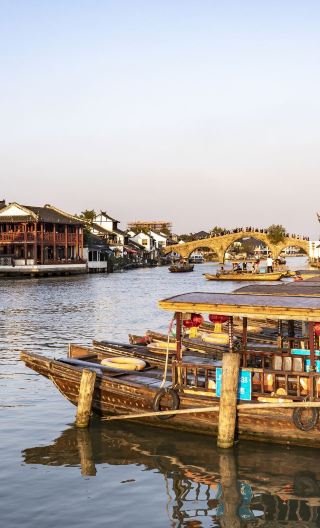 2D1N • Shanghai highlights: Yu Garden, Zhujiajiao Water Town, City God Temple & The Bund with hotpot lunch