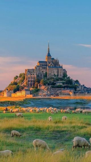 4D3N • Paris, France + Normandy — Mont Saint-Michel + Old Town of Rennes + Romantic Parc du Thabor + Official guided tours of the Louvre Museum and Palace of Versailles + Seine River cruise experience "Save €260 when 3 people book"