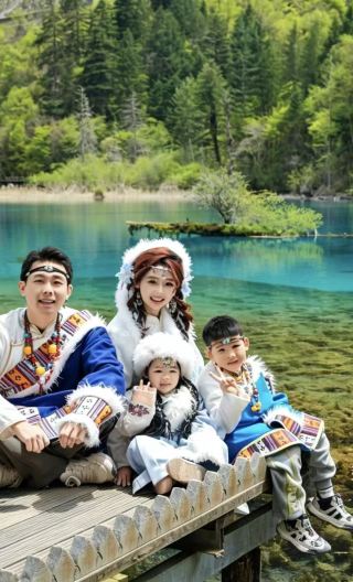 3D2N • Jiuzhaigou + Songpan + Panda Base: English-Speaking Guide, Round-trip High-Speed Rail & Park Admission with Shuttle Bus