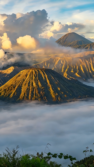 2D1N • Surabaya, Indonesia: Tumpak Sewu Waterfall + Mt Bromo