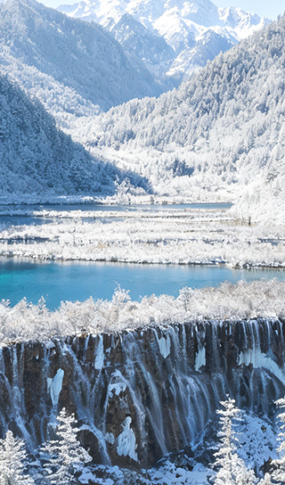2D1N • Winter Fairyland: Jiuzhaigou & Huanglong & Round-trip High-Speed Trains to Jiuzhaigou, Guaranteed tickets, Complimentary eSIM Card, Gold-certified Tour Guide, 4-Diamond Hotel