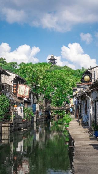 3D2N • Hangzhou + Shaoxing. A small group of 15 people: Explore Lu Xun's hometown through citywalk in Hangzhou.