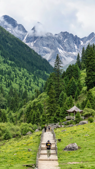 7D6N • Chengdu + Jiuzhaigou + Bipenggou + Mount Siguniang Scenic Area + Huanglong Scenic Area + Dagu Glacier Scenic Area