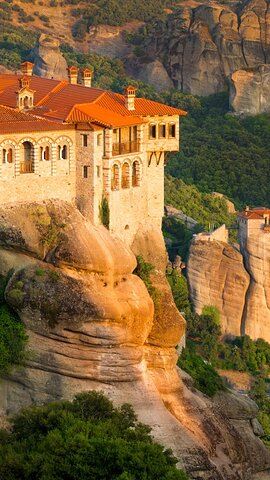 2D1N • 2 days Spanish guided tour in Delphi and Meteora