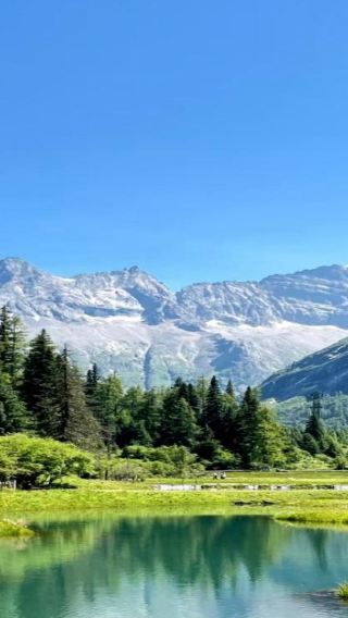 3D2N • Jiuzhaigou + Songpan + Panda Base + Check in at InterContinental Resort Jiuzhai Paradise: English-Speaking guide, Park admission & Shuttle bus included