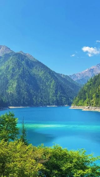 8D7N • Jiuzhaigou+Huanglong+Sanxingdui Ruins+mount Eme explore giant panda habitat+Dujiangyan +Leshan+Professional tour guide service +accommodation at 5-Diamond Hotels 