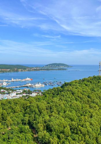 6D5N • Da Nang Discover Da Nang, Vietnam's vibrant coastal island city