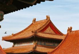 5 天4 晚 · 跟團遊 · 小團精品遊｜指定近長安街 5 鑽飯店·贈送觀賞非遺雜技演出＋老北京胡同遊｜品嚐京味烤鴨餐＋東來順涮肉 · 12 人團『登天安門城樓或博物館＋早預約無憂暢遊故宮』2 環 5 鑽飯店 距天安門／王府井／前門約 4 公里｜贈送觀賞非遺雜技演出＋老北京胡同遊｜品嚐京味烤鴨餐＋東來順涮肉｜24 小時專車接送機
