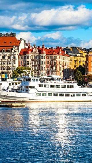 3D2N • Customize your trip: Norway: Karl Johans Gate + Akershus Fortress Outer Trail + The Vigeland Park + Akerselva River Trail + University of Oslo Blindern Campus