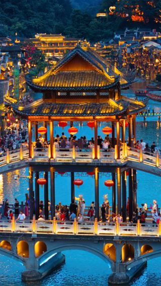 8D7N • Furong Town, Tianmen Cableway, Zhangjiajie Forest Park, Grand Canyon, Liuye Lake & Hunan Provincial Museum
