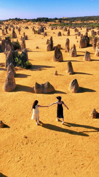 3D2N • WA Pink Lake: Perth + Hutt Lagoon + The Pinnacles 