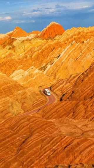 7泊8日 • 青海・甘粛・西寧・敦煌・張掖・嘉峪関・青海湖・タール寺・ゴルムド・莫高窟・鳴沙山・七彩丹霞