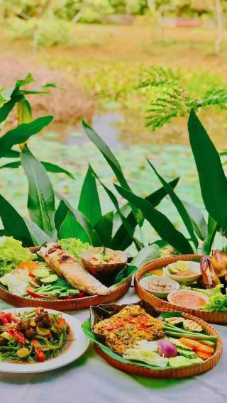 5天4晚 • 柬埔寨金邊＋暹粒 5 日 4 夜跟團遊「9 人 VIP 小團 金邊進暹粒出」無購物｜中文導遊精講｜深度遊覽金邊王宮｜小圈｜外圈｜洞里薩湖