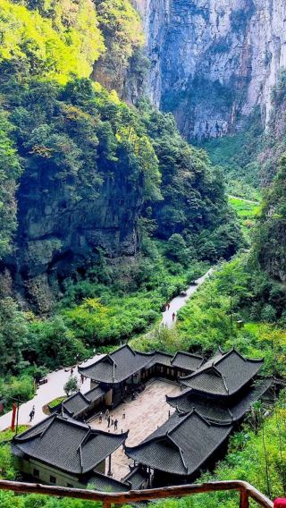 2D1N • Chongqing Wulong District · 8-person sightseeing group, Impression Wulong Show + Furong River Scenic Area + Furong Cave + Fairy Mountain + Three Natural Bridges + Longshuixia Fissure: boat tour, cable car, cableway & door-to-door pickup