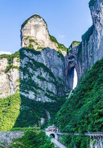 4D3N • Zhangjiajie Icons & the Underground Wonder: Avatar Mountains, Tianmen, Glass Bridge & Huanglong Cave - with free drone, eSIM & Muslim-friendly