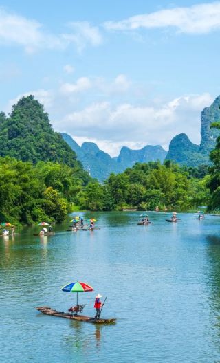 6D5N • Family Package: Tips Included,Leisure hike in Longji Rice Terraces, visit to Fubo Hill, photo stops at Guilin iconic landmarks, and Li River cruise over Xingping section