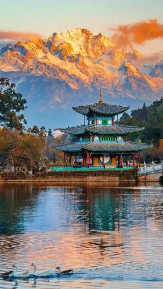 8D7N • Kunming + Yiliang + Tangdian + Dali + Lijiang + Dongchuan Red Land + Ancient Town Shaxi + Yulong Snow Mountain: Xizhou Wheat-Field Sightseeing Train, Horse Carriage & Tie-Dye