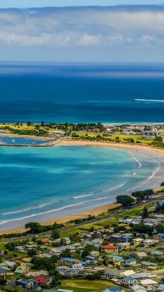 2D1N • Melbourne + Puffing Billy Railway + Phillip Island + Great Ocean Road | 12-14 person premium small group | Itinerary can be customized & hotel of your choice