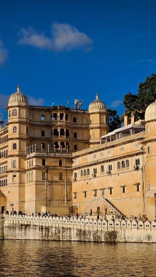 11D10N • India Delhi + Varanasi + Khajuraho + Agra + Jaipur + Jodhpur + Udaipur private tour · stay in palace–level 5–star hotels · grand north India east-west panorama + Ganges culture tracing