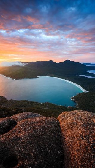 3D2N • Australia + Tasmania + Bruny Island + Wineglass Bay with Aurora Experience