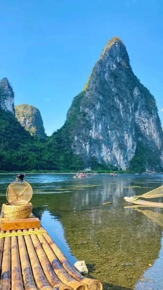 8D7N • Family adventure package: Chongzuo Detian Transnational Waterfall + Tongling Grand Canyon + Beihai Weizhou Island Round-Island Tour + Guilin Li River Bamboo Rafting: Tips Included